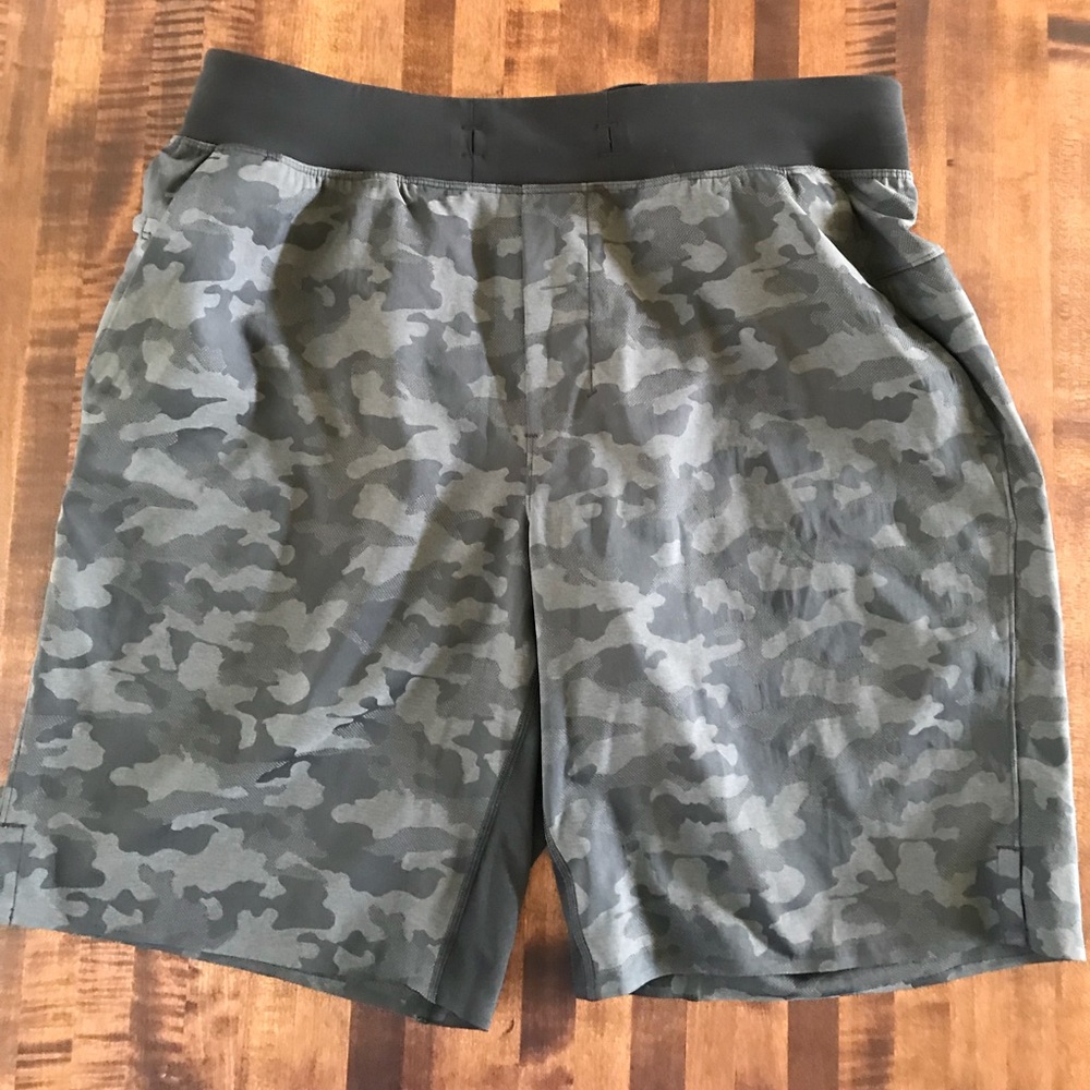 Men’s Lululemon workout shorts